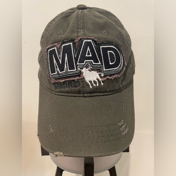 Robin Ruth Cap - Madrid - Picture 1 of 6